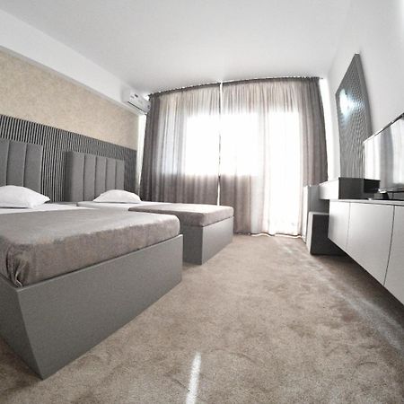 Hotel Parc Craiova Exterior foto